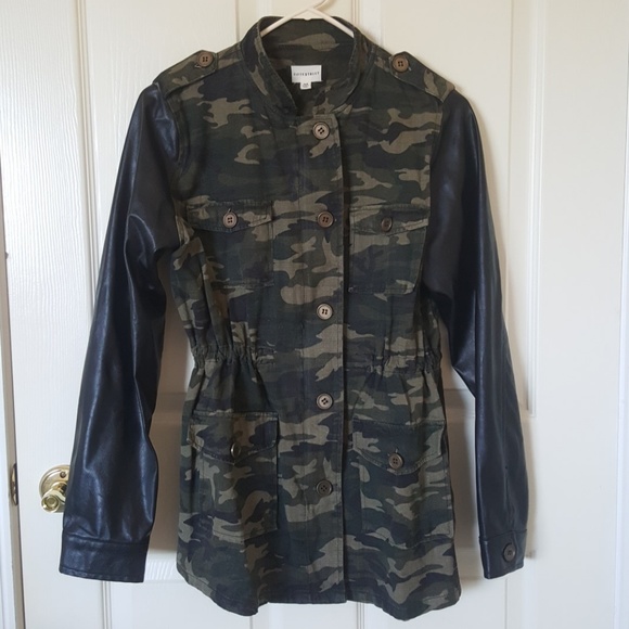 Camouflage and faux leather utility jacket - Picture 1 of 8